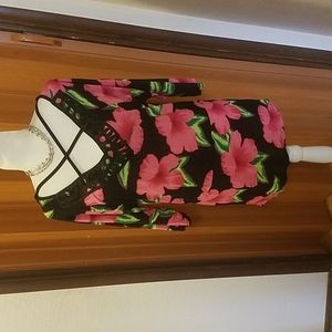TAKONI PLUS SIZE FLORAL TOP